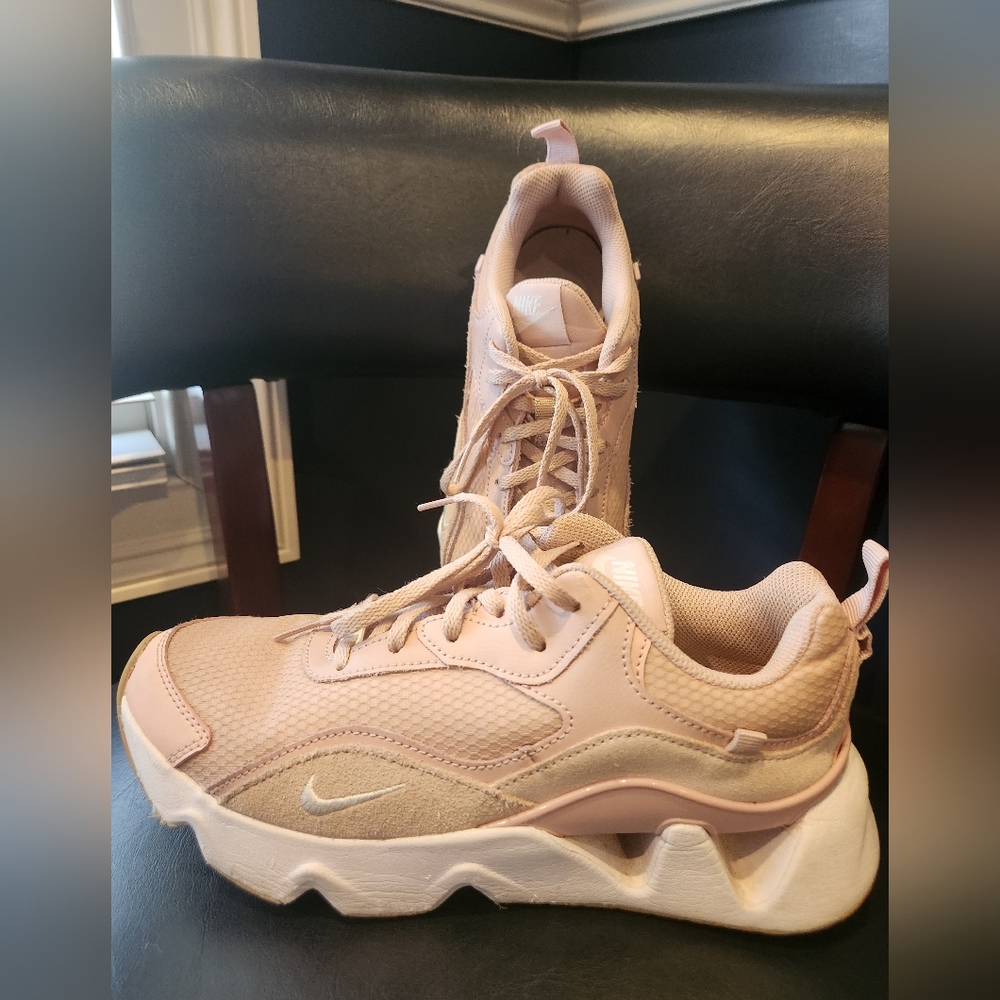 Nike Ryz 365 2 "Pink Oxford" sneakers Size 8.5